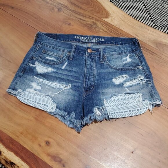 AMERICAN EAGLE OUTFITTERS-VINTAGE HI- RISE FESTIVAL DENIM SHORTS- Size 6 - Picture 1 of 15